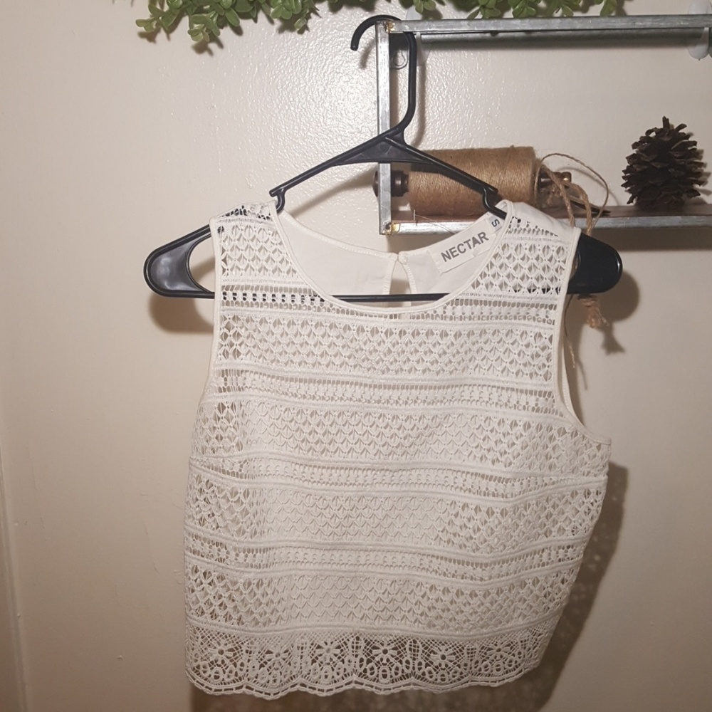 Nectar eyelet top